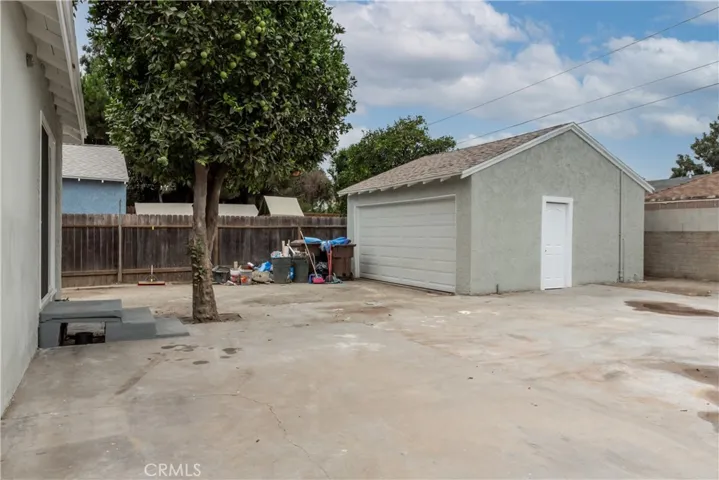 1817 E Pine Street, Compton, California 90221