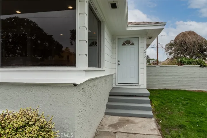 1817 E Pine Street, Compton, California 90221