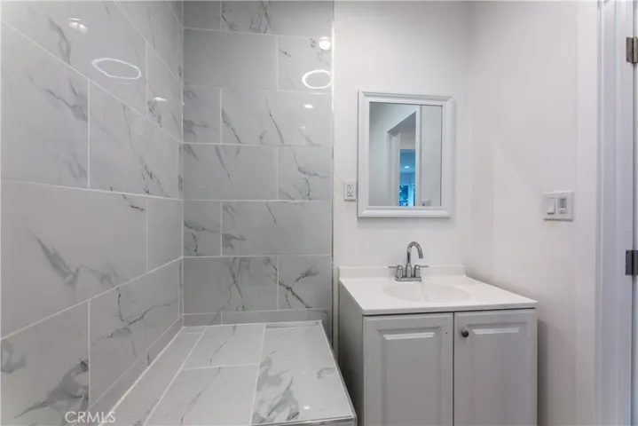 1817 E Pine Street, Compton, California 90221
