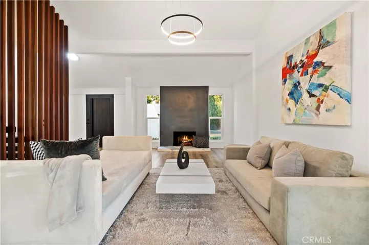 18817 Friar Street, Tarzana, California 91335