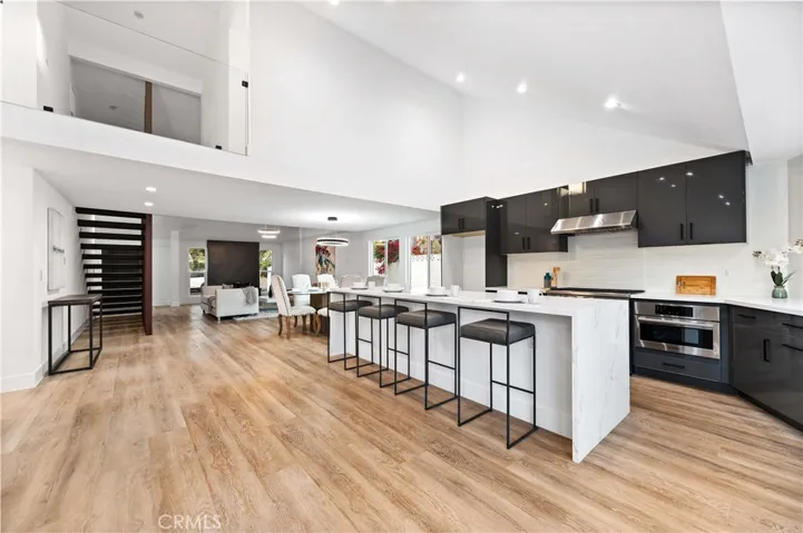 18817 Friar Street, Tarzana, California 91335