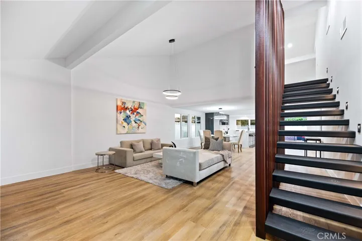18817 Friar Street, Tarzana, California 91335