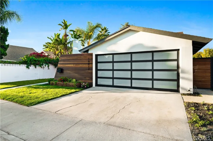 18817 Friar Street, Tarzana, California 91335