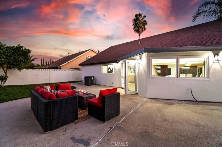 18817 Friar Street, Tarzana, California 91335