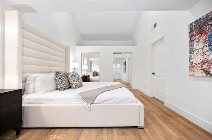 18817 Friar Street, Tarzana, California 91335