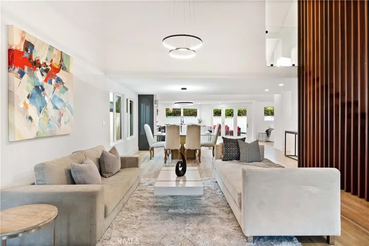 18817 Friar Street, Tarzana, California 91335