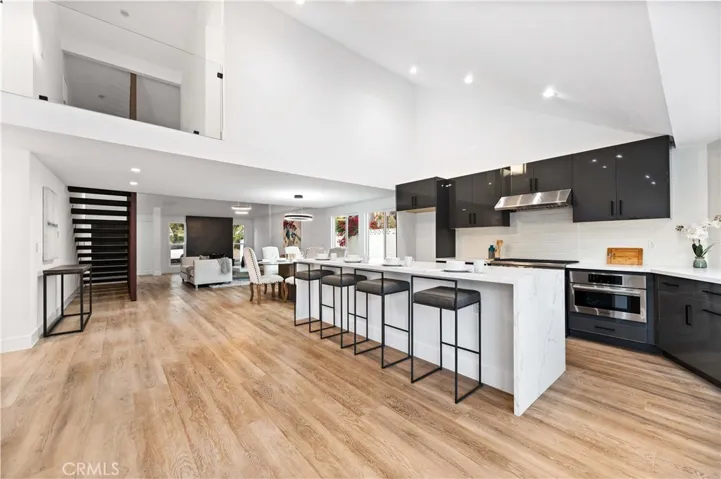 18817 Friar Street, Tarzana, California 91335