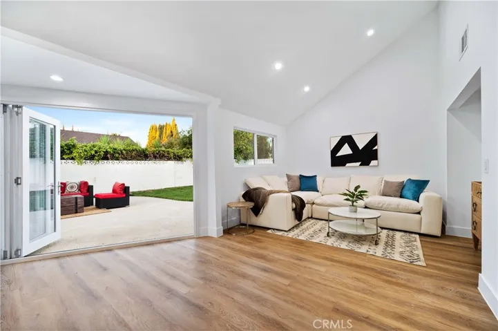 18817 Friar Street, Tarzana, California 91335