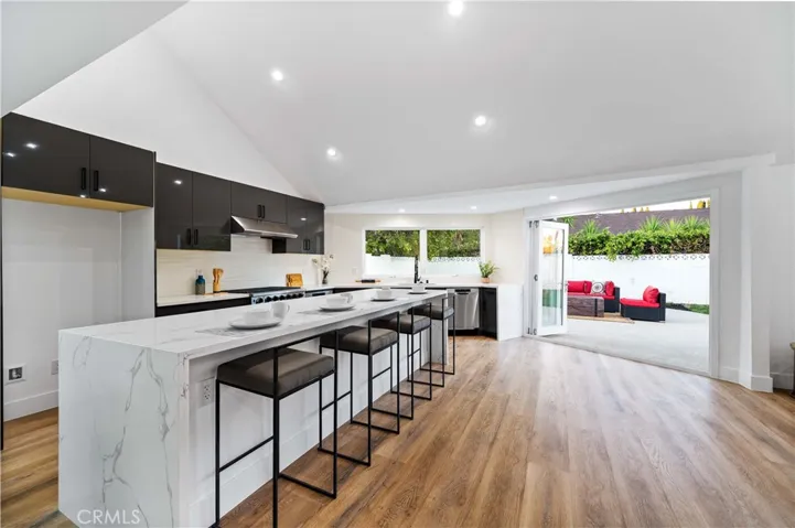 18817 Friar Street, Tarzana, California 91335