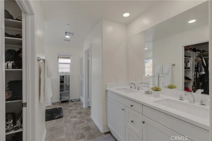 13953 Agua Clara Circle, Eastvale, California 92880