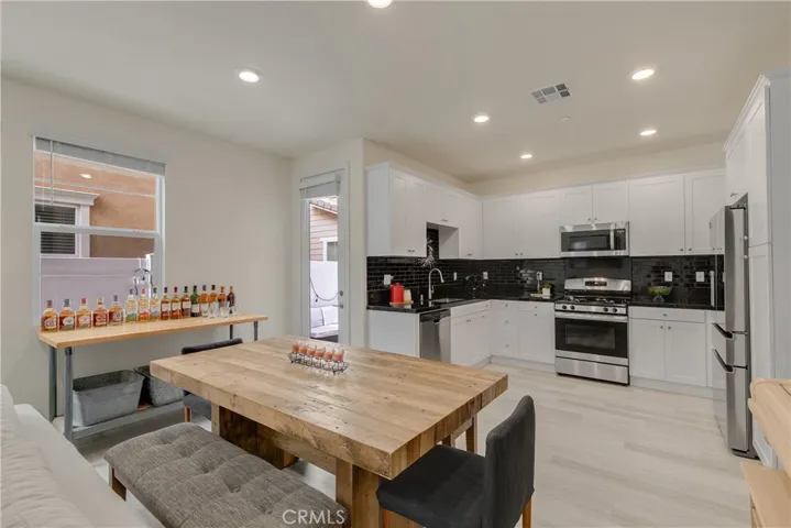 13953 Agua Clara Circle, Eastvale, California 92880