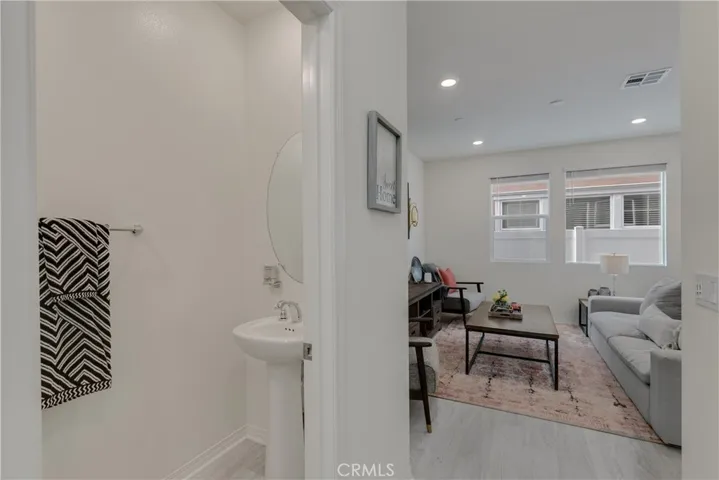 13953 Agua Clara Circle, Eastvale, California 92880