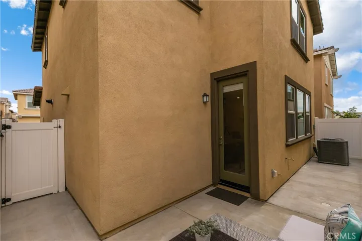 13953 Agua Clara Circle, Eastvale, California 92880