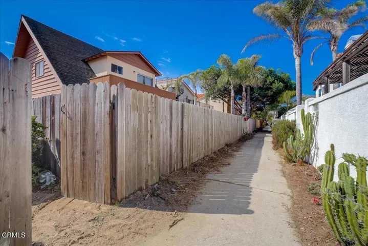 30-Breakwater Way-36