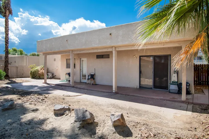 24150deniseway-lr-12
