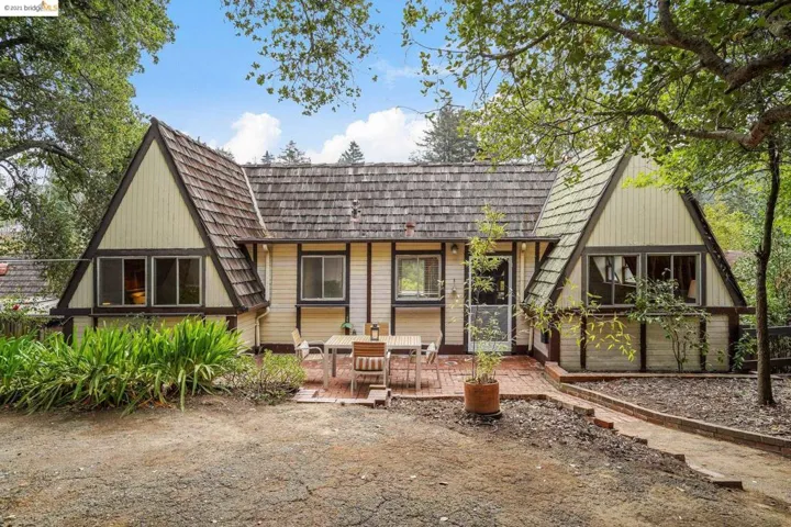 96 Templar Pl, Oakland, California 94618