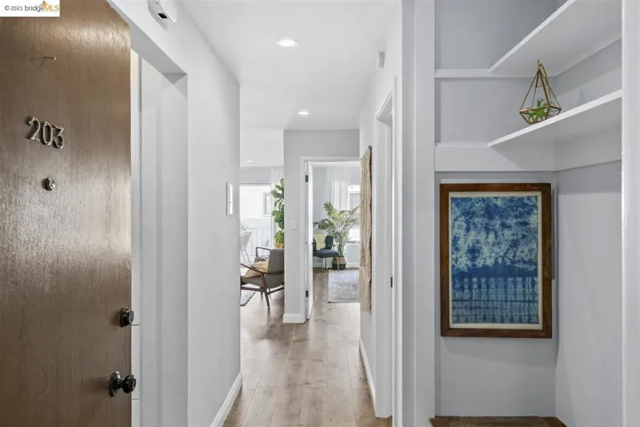 424 Staten Ave 203, Oakland, California 94610