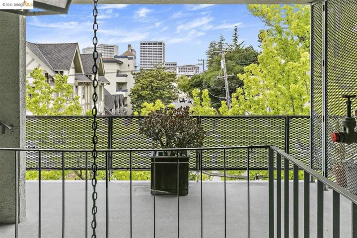424 Staten Ave 203, Oakland, California 94610