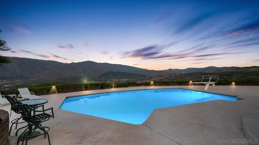 32433 Cole Grade Rd, Valley Center, California 92082