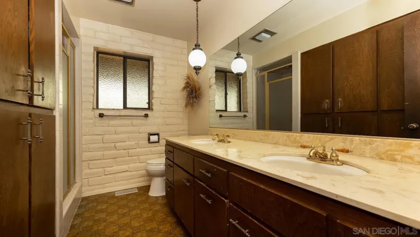 32433 Cole Grade Rd, Valley Center, California 92082