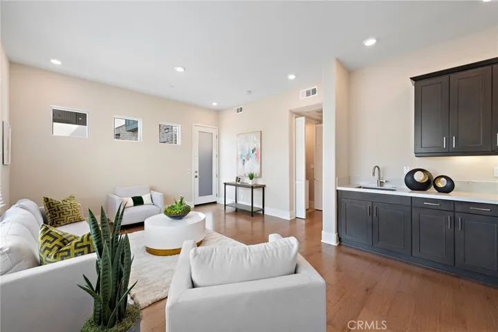 59 Cetus, Irvine, California 92618
