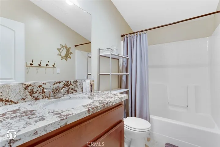14837 Blue Stream Avenue, Bakersfield, California 93314