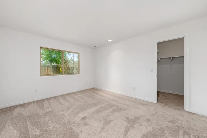 522 Burgasia Pathway, El Cajon, California 92019