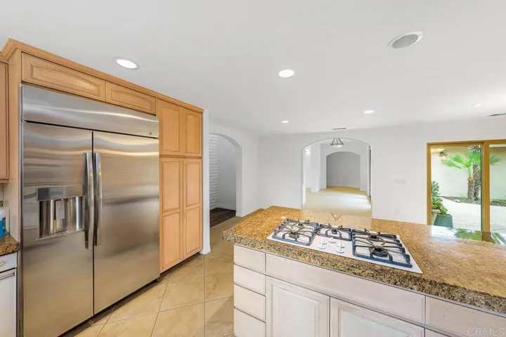 522 Burgasia Pathway, El Cajon, California 92019
