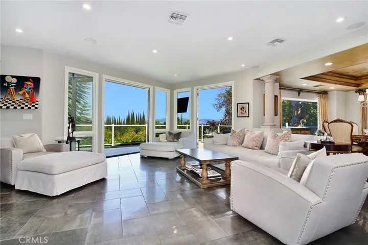 4991 Brewster Drive, Tarzana, California 91356