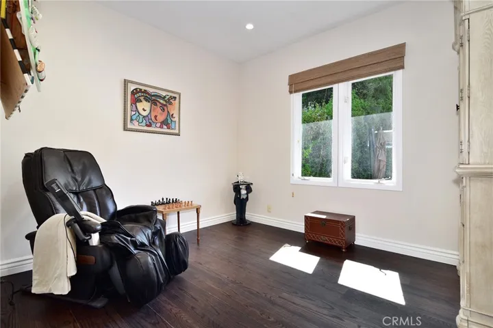 4991 Brewster Drive, Tarzana, California 91356