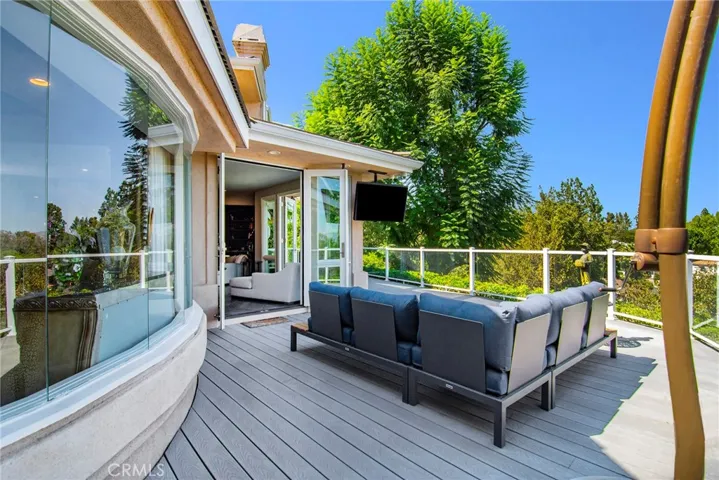4991 Brewster Drive, Tarzana, California 91356