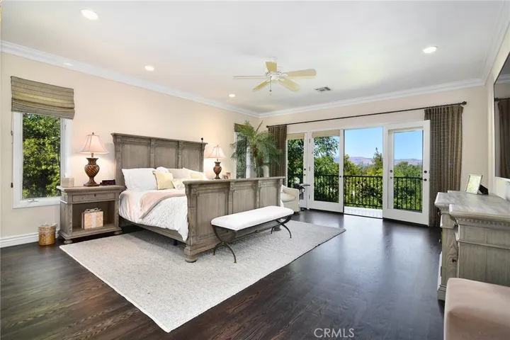 4991 Brewster Drive, Tarzana, California 91356