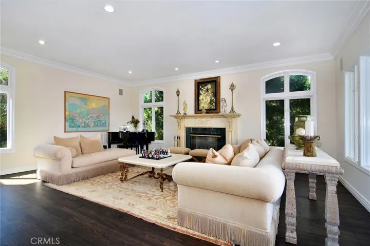 4991 Brewster Drive, Tarzana, California 91356