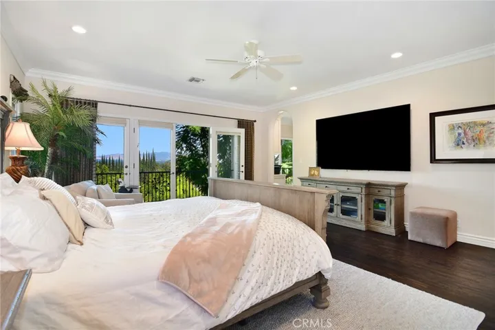 4991 Brewster Drive, Tarzana, California 91356