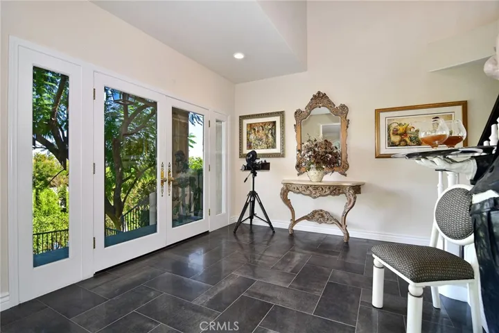 4991 Brewster Drive, Tarzana, California 91356