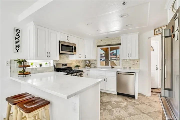 6577 Sonoma Avenue, Fontana, California 92336