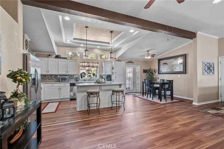 15455 Glenoaks Boulevard 513, Sylmar, California 91342