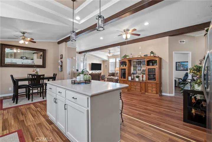 15455 Glenoaks Boulevard 513, Sylmar, California 91342