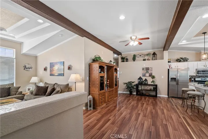 15455 Glenoaks Boulevard 513, Sylmar, California 91342