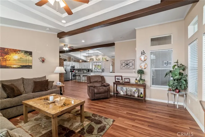 15455 Glenoaks Boulevard 513, Sylmar, California 91342