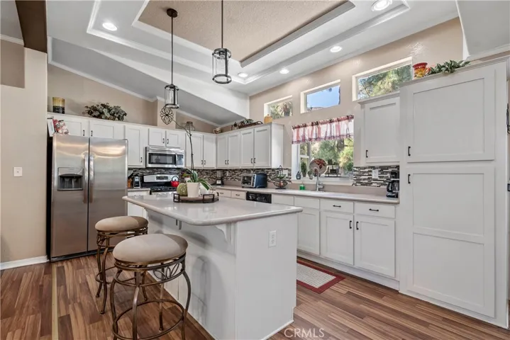15455 Glenoaks Boulevard 513, Sylmar, California 91342
