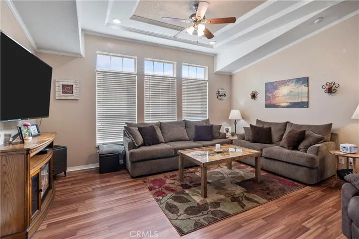15455 Glenoaks Boulevard 513, Sylmar, California 91342