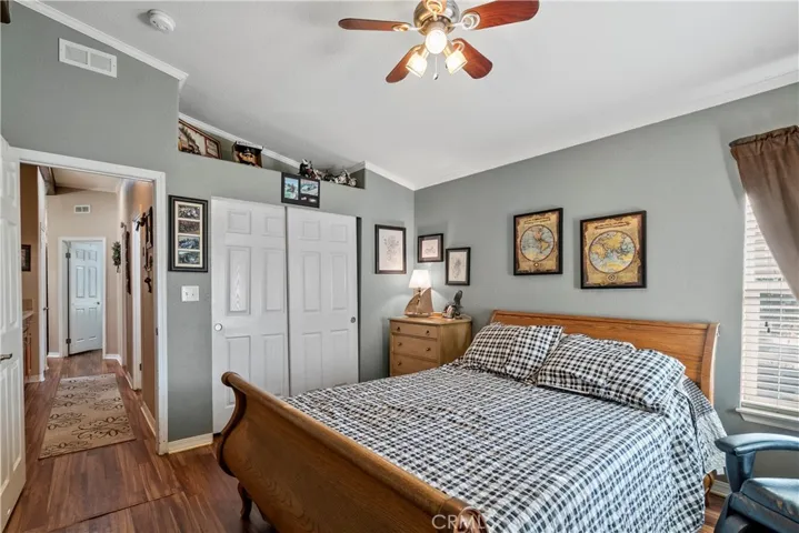 15455 Glenoaks Boulevard 513, Sylmar, California 91342