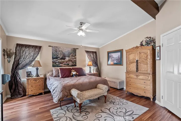 15455 Glenoaks Boulevard 513, Sylmar, California 91342