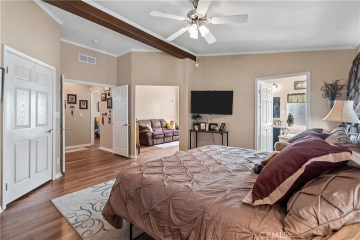 15455 Glenoaks Boulevard 513, Sylmar, California 91342