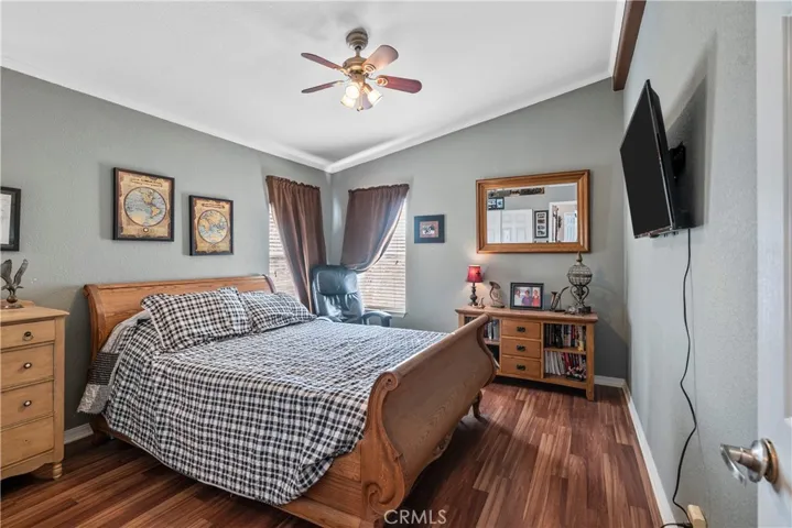 15455 Glenoaks Boulevard 513, Sylmar, California 91342