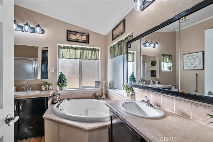 15455 Glenoaks Boulevard 513, Sylmar, California 91342