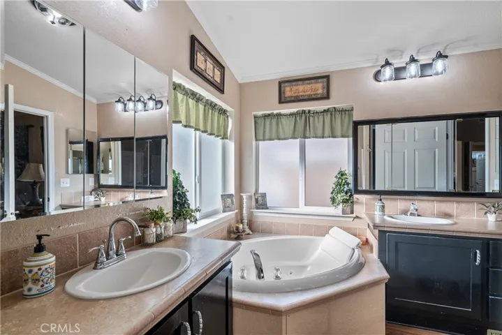 15455 Glenoaks Boulevard 513, Sylmar, California 91342