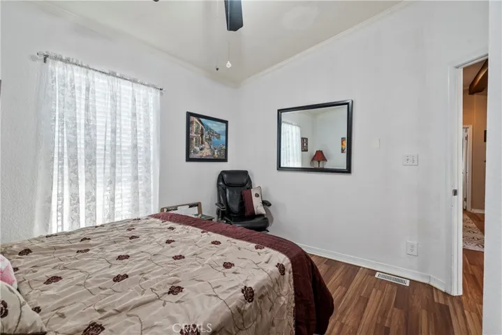 15455 Glenoaks Boulevard 513, Sylmar, California 91342