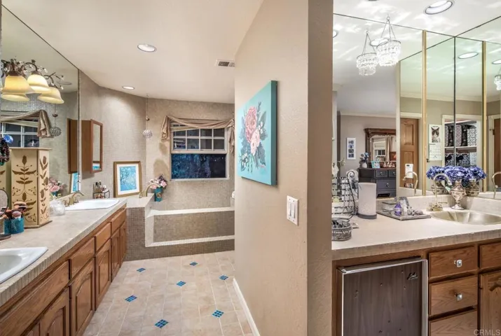 7359 Alicante Rd, Carlsbad, California 92009